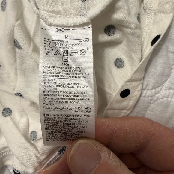 Old Navy Short Sleeve Luxe Button Up Blouse Top 100% Rayon Viscose M Polka Dots - Picture 6 of 8